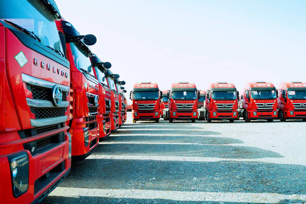 天然气重卡优势如何?看红岩杰狮C6 LNG牵引车助力煤炭运输