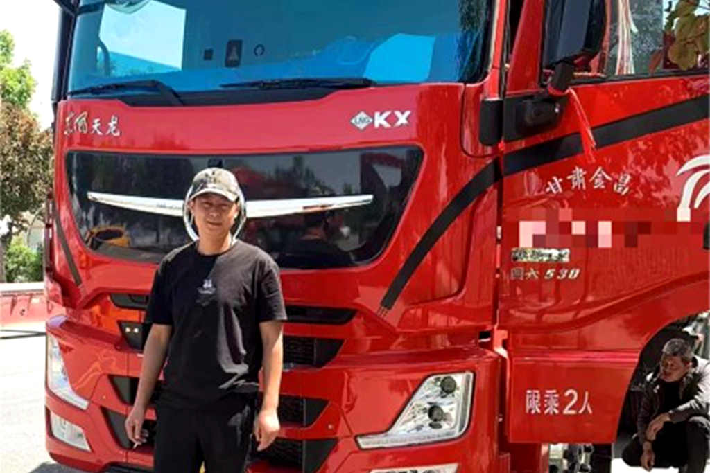 疆煤外运，东风商用车身怀绝技，百公里气耗低至27.6kg！