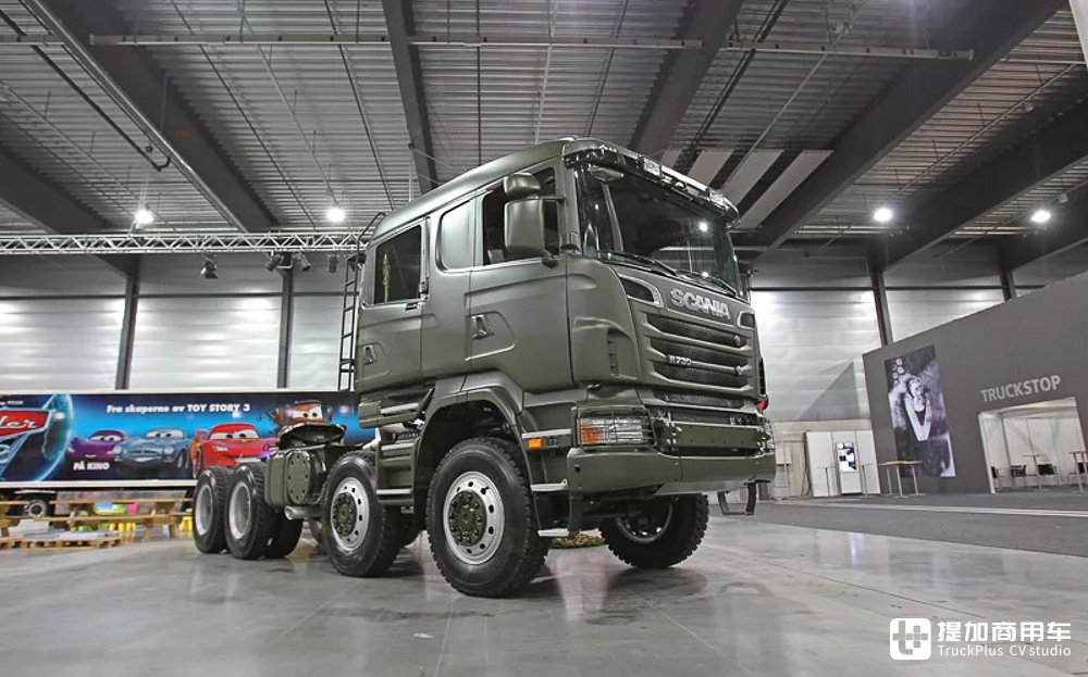 8x8驱动配双排驾驶室,搭载730匹V8,这台斯堪尼亚军用卡车真强悍 - 第2张 - 提加商用车网 8x8驱动配双排驾驶室,搭载730匹V8,这台斯堪尼亚军用卡车真强悍 - 第2张