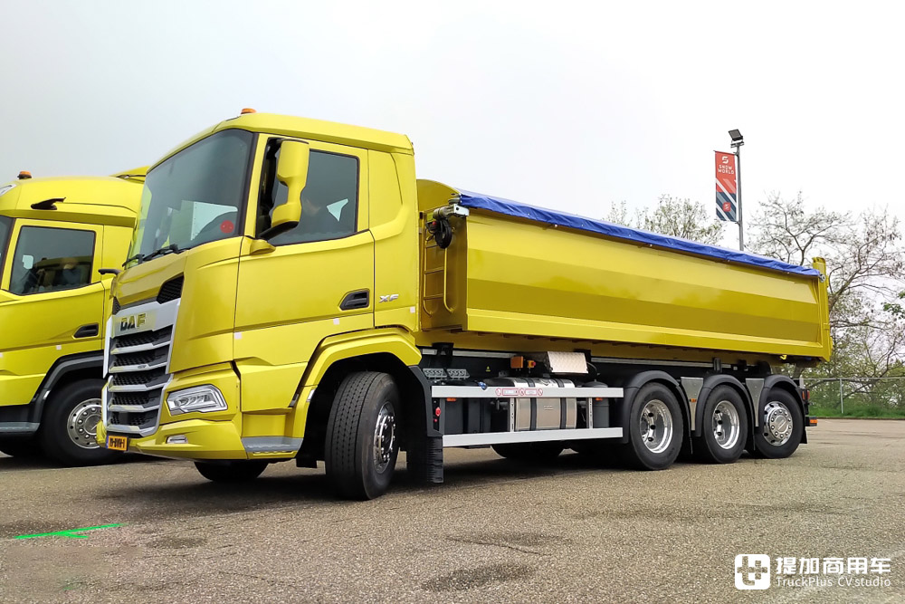 水泥罐车、工程牵引车等多种车型亮相,带你逛达夫全系工程建筑车辆体验会 - 第3张 - 提加商用车网 水泥罐车、工程牵引车等多种车型亮相,带你逛达夫全系工程建筑车辆体验会 - 第3张