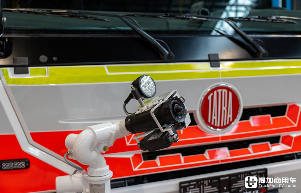 新增双排驾驶室，风冷V8、V12配内饰大屏，实拍新一代太脱拉Force - 第6张