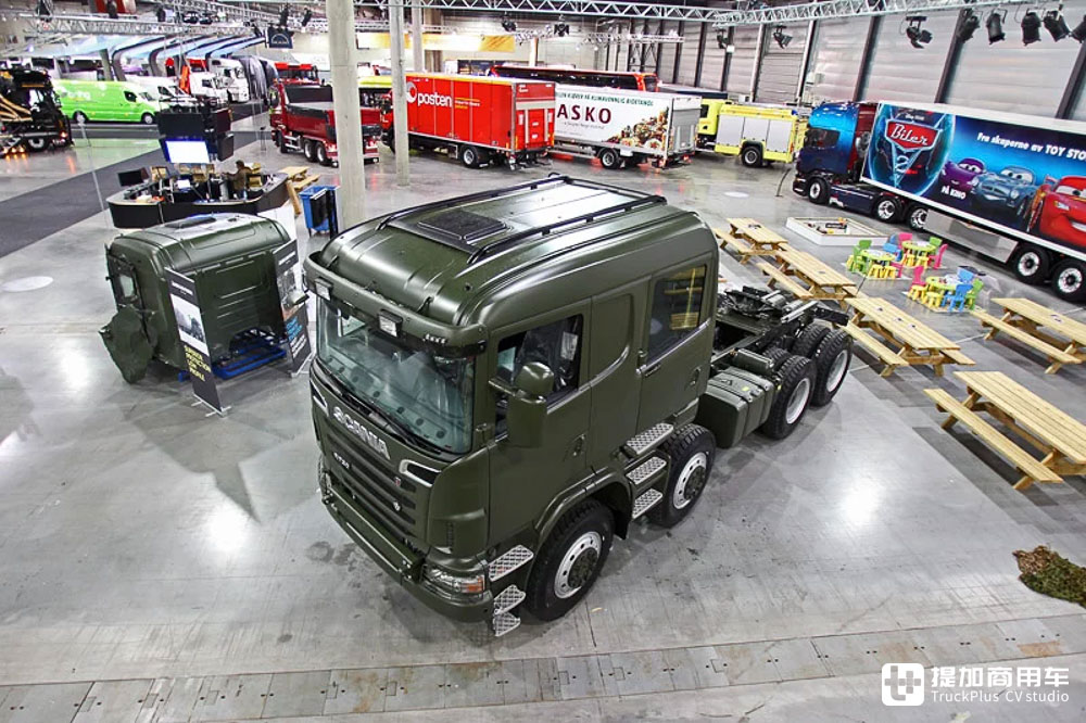 8x8驱动配双排驾驶室,搭载730匹V8,这台斯堪尼亚军用卡车真强悍 - 第8张 - 提加商用车网 8x8驱动配双排驾驶室,搭载730匹V8,这台斯堪尼亚军用卡车真强悍 - 第8张