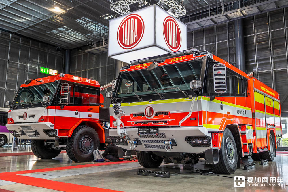 新增双排驾驶室，风冷V8、V12配内饰大屏，实拍新一代太脱拉Force - 第9张