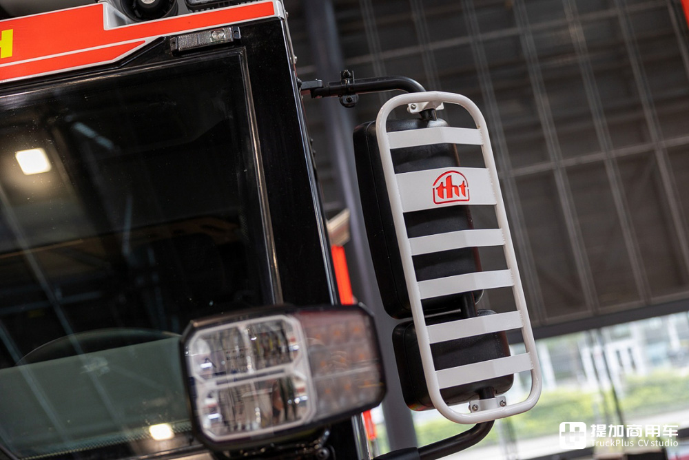 新增双排驾驶室，风冷V8、V12配内饰大屏，实拍新一代太脱拉Force - 第11张