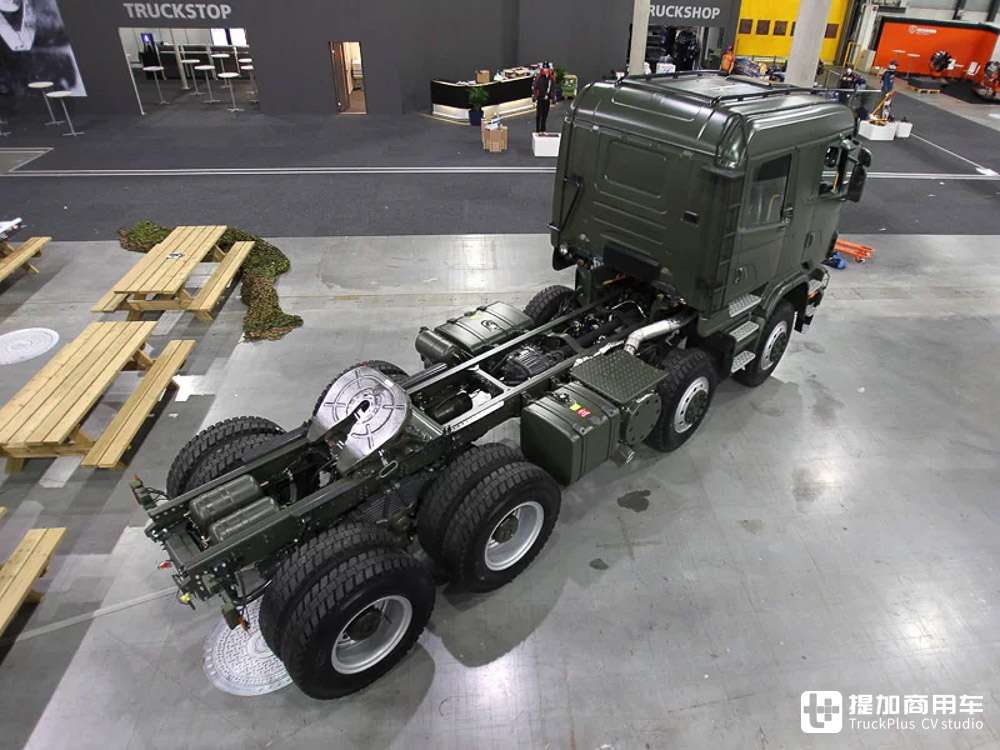8x8驱动配双排驾驶室,搭载730匹V8,这台斯堪尼亚军用卡车真强悍 - 第14张 - 提加商用车网 8x8驱动配双排驾驶室,搭载730匹V8,这台斯堪尼亚军用卡车真强悍 - 第14张