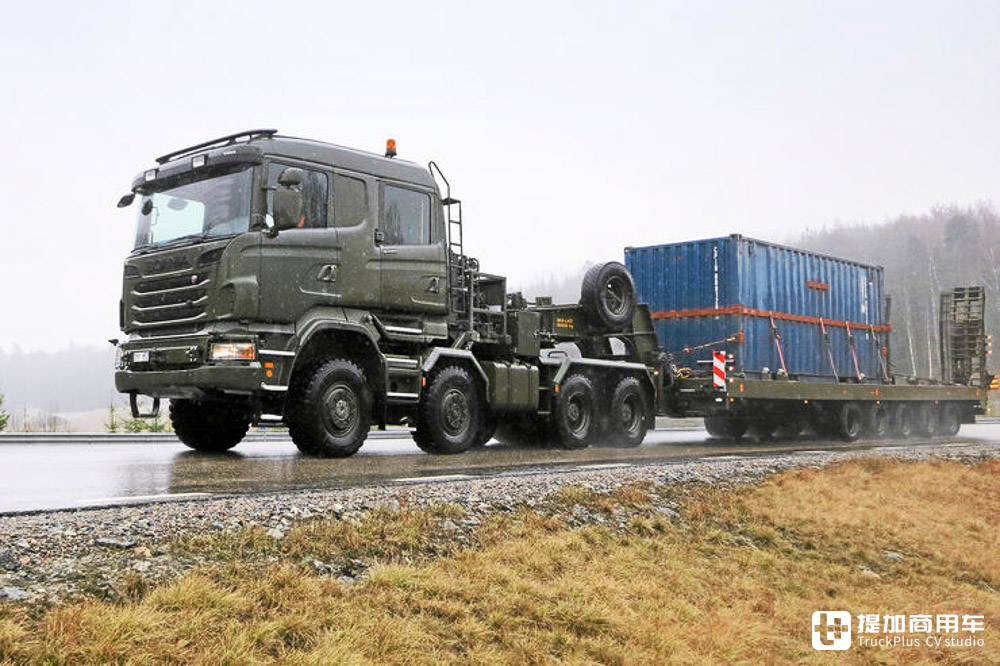 8x8驱动配双排驾驶室,搭载730匹V8,这台斯堪尼亚军用卡车真强悍 - 第15张 - 提加商用车网 8x8驱动配双排驾驶室,搭载730匹V8,这台斯堪尼亚军用卡车真强悍 - 第15张
