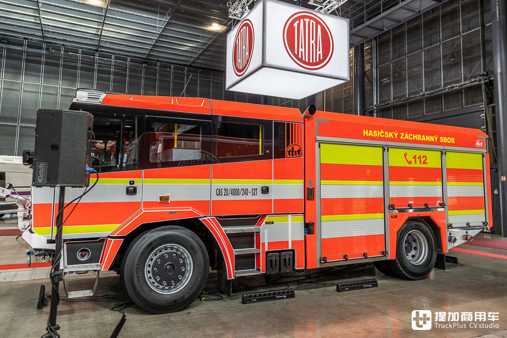 新增双排驾驶室，风冷V8、V12配内饰大屏，实拍新一代太脱拉Force - 第18张