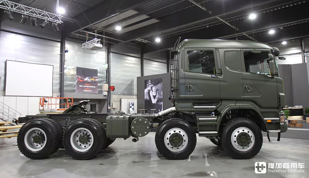 8x8驱动配双排驾驶室,搭载730匹V8,这台斯堪尼亚军用卡车真强悍 - 第19张 - 提加商用车网 8x8驱动配双排驾驶室,搭载730匹V8,这台斯堪尼亚军用卡车真强悍 - 第19张