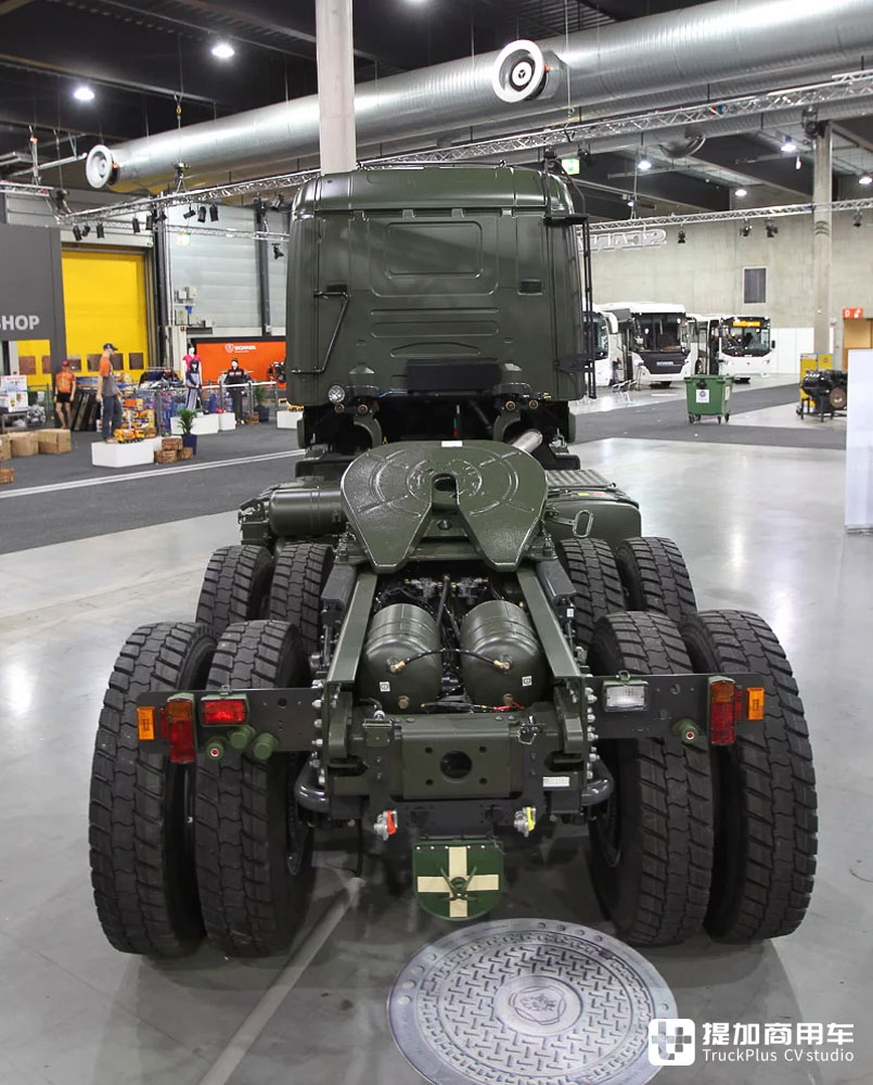 8x8驱动配双排驾驶室,搭载730匹V8,这台斯堪尼亚军用卡车真强悍 - 第22张 - 提加商用车网 8x8驱动配双排驾驶室,搭载730匹V8,这台斯堪尼亚军用卡车真强悍 - 第22张