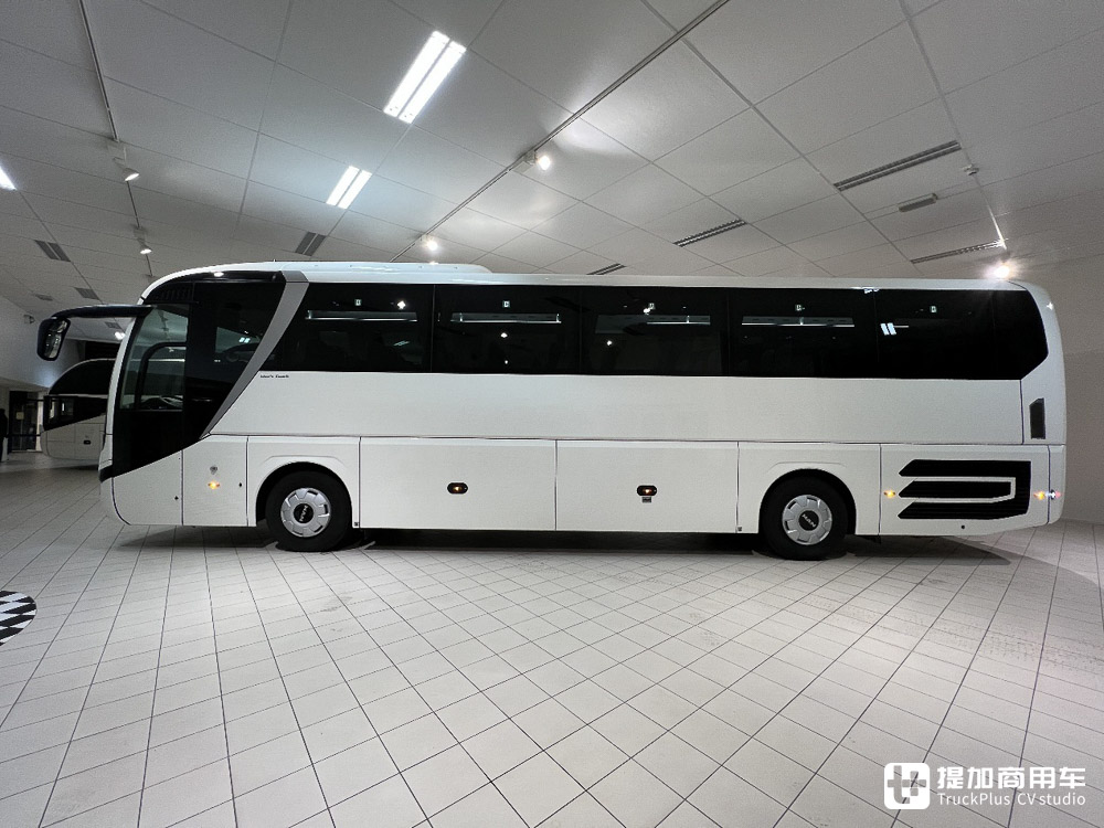 德国曼恩的顶级豪华巴士,乘坐舒适座椅像飞机,实拍2023款Lion's Coach - 第7张 - 提加商用车网 德国曼恩的顶级豪华巴士,乘坐舒适座椅像飞机,实拍2023款Lion's Coach - 第7张
