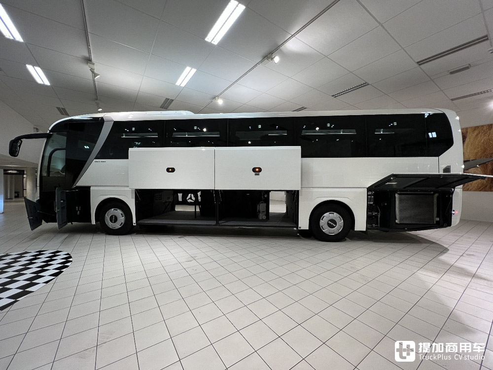 德国曼恩的顶级豪华巴士,乘坐舒适座椅像飞机,实拍2023款Lion's Coach - 第8张 - 提加商用车网 德国曼恩的顶级豪华巴士,乘坐舒适座椅像飞机,实拍2023款Lion's Coach - 第8张