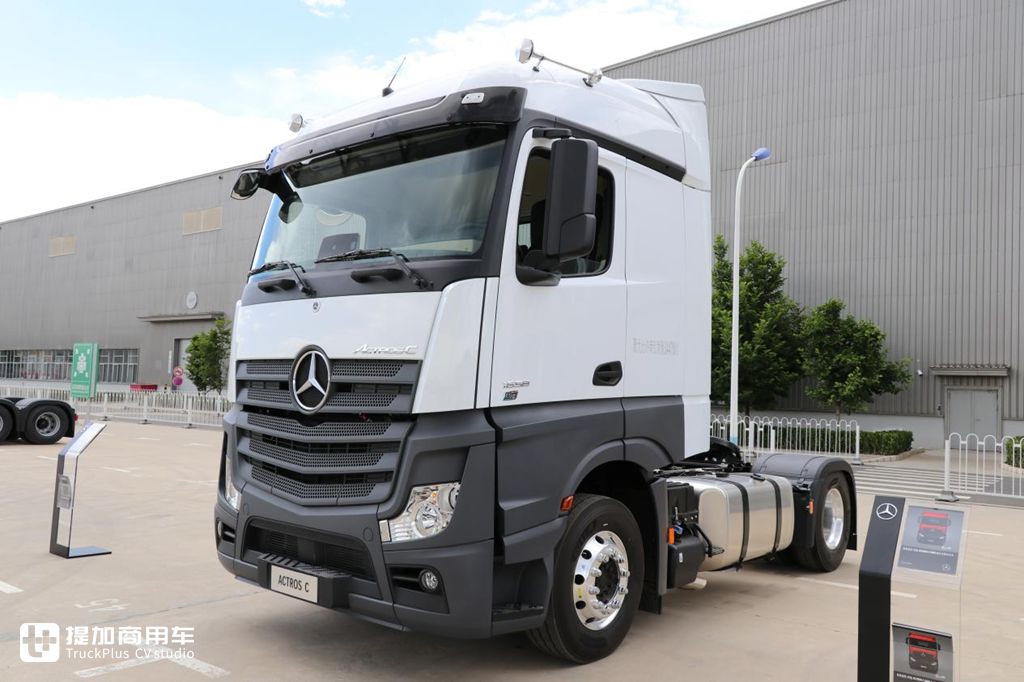 580马力的单驱车头!还有4米超长轴距,奔驰Actros C 1858牵引车实拍 - 第1张 - 提加商用车网 580马力的单驱车头!还有4米超长轴距,奔驰Actros C 1858牵引车实拍 - 第1张