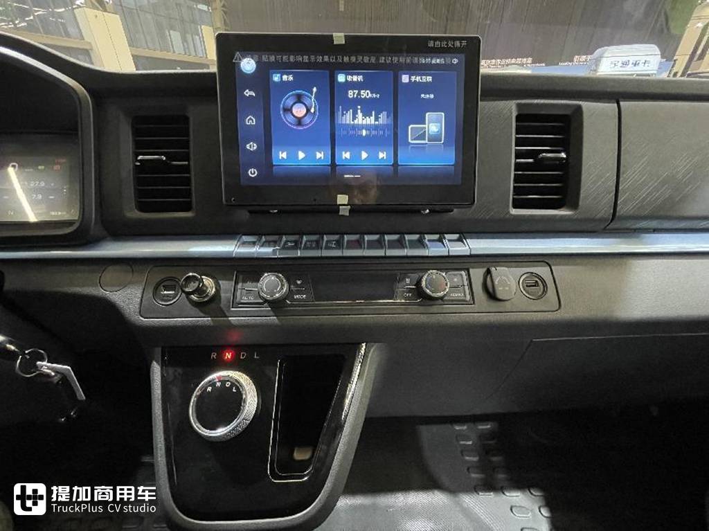 实拍宇通新能源轻卡T系列产品,带你看看产品实力究竟如何 - 第12张 - 提加商用车网 实拍宇通新能源轻卡T系列产品,带你看看产品实力究竟如何 - 第12张