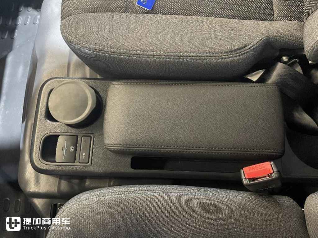 实拍宇通新能源轻卡T系列产品,带你看看产品实力究竟如何 - 第14张 - 提加商用车网 实拍宇通新能源轻卡T系列产品,带你看看产品实力究竟如何 - 第14张