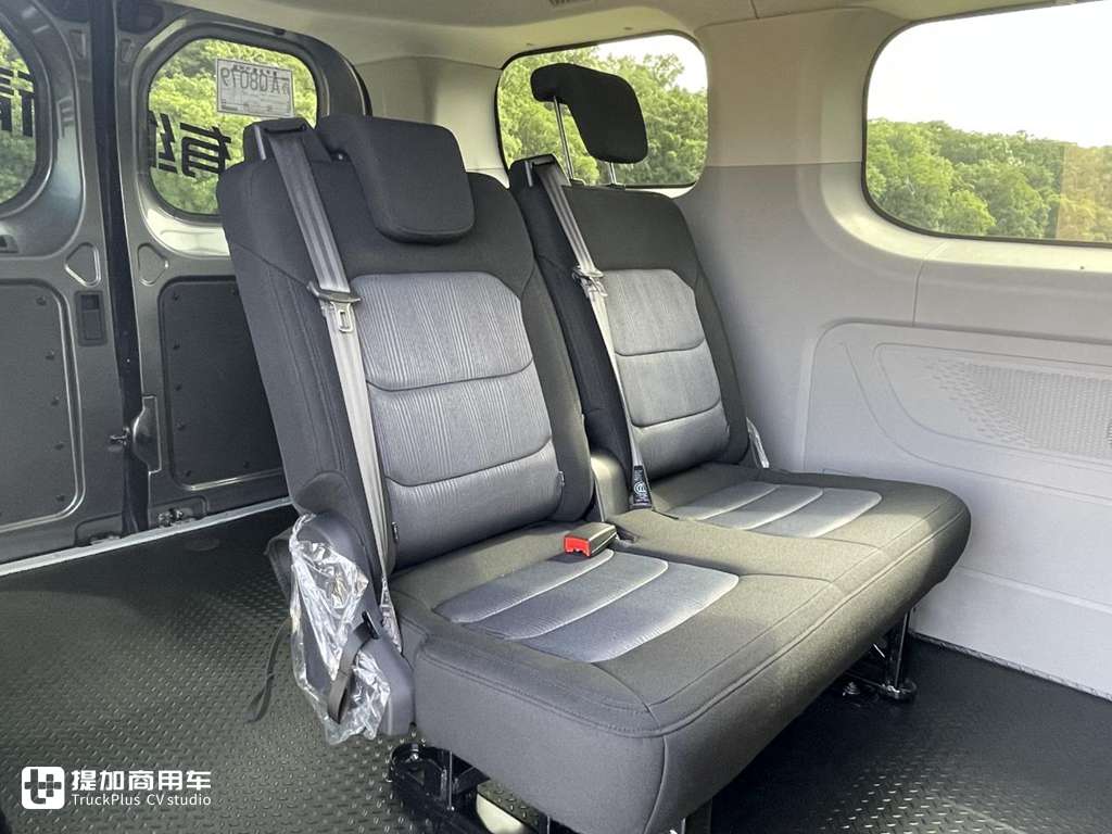 头号VAN+,南京依维柯最新上市的聚星实拍,带你看看配置有多强 - 第15张 - 提加商用车网 头号VAN+,南京依维柯最新上市的聚星实拍,带你看看配置有多强 - 第15张