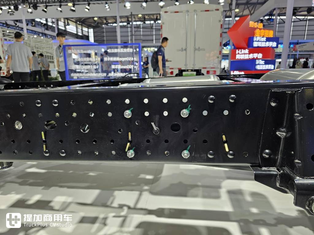 耗资十亿!青云架构下诞生的江铃凯运+轻卡,到底实力如何? - 第16张 - 提加商用车网 耗资十亿!青云架构下诞生的江铃凯运+轻卡,到底实力如何? - 第16张