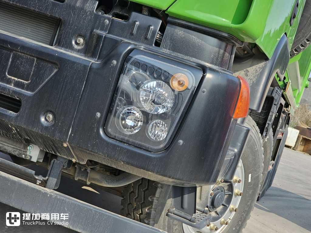配置更新,430马力的小苹果渣土车!实拍红岩杰狮C6城市建筑垃圾运输车 - 第4张 - 提加商用车网 配置更新,430马力的小苹果渣土车!实拍红岩杰狮C6城市建筑垃圾运输车 - 第4张