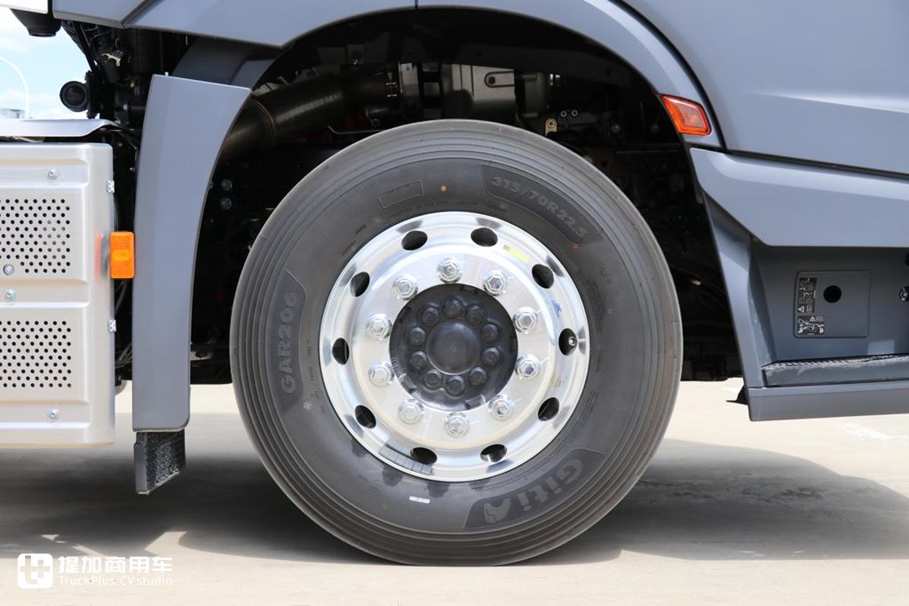 580马力的单驱车头!还有4米超长轴距,奔驰Actros C 1858牵引车实拍 - 第7张 - 提加商用车网 580马力的单驱车头!还有4米超长轴距,奔驰Actros C 1858牵引车实拍 - 第7张