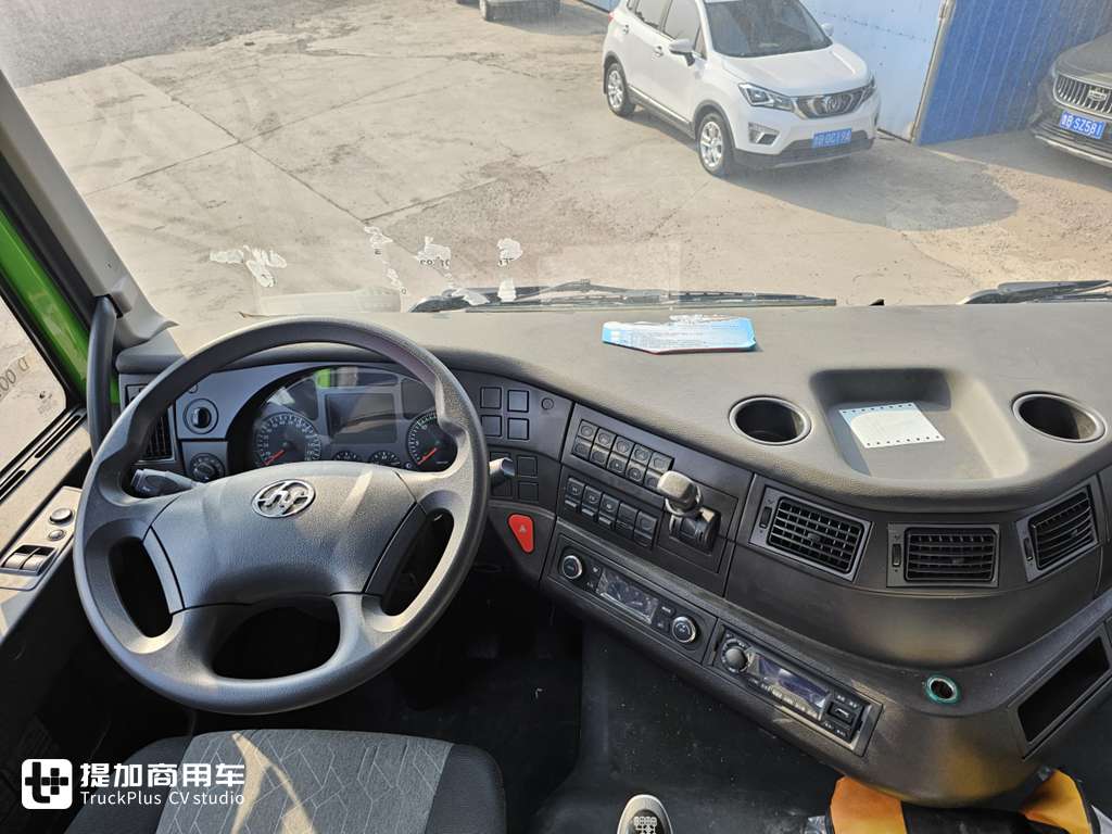 配置更新,430马力的小苹果渣土车!实拍红岩杰狮C6城市建筑垃圾运输车 - 第8张 - 提加商用车网 配置更新,430马力的小苹果渣土车!实拍红岩杰狮C6城市建筑垃圾运输车 - 第8张