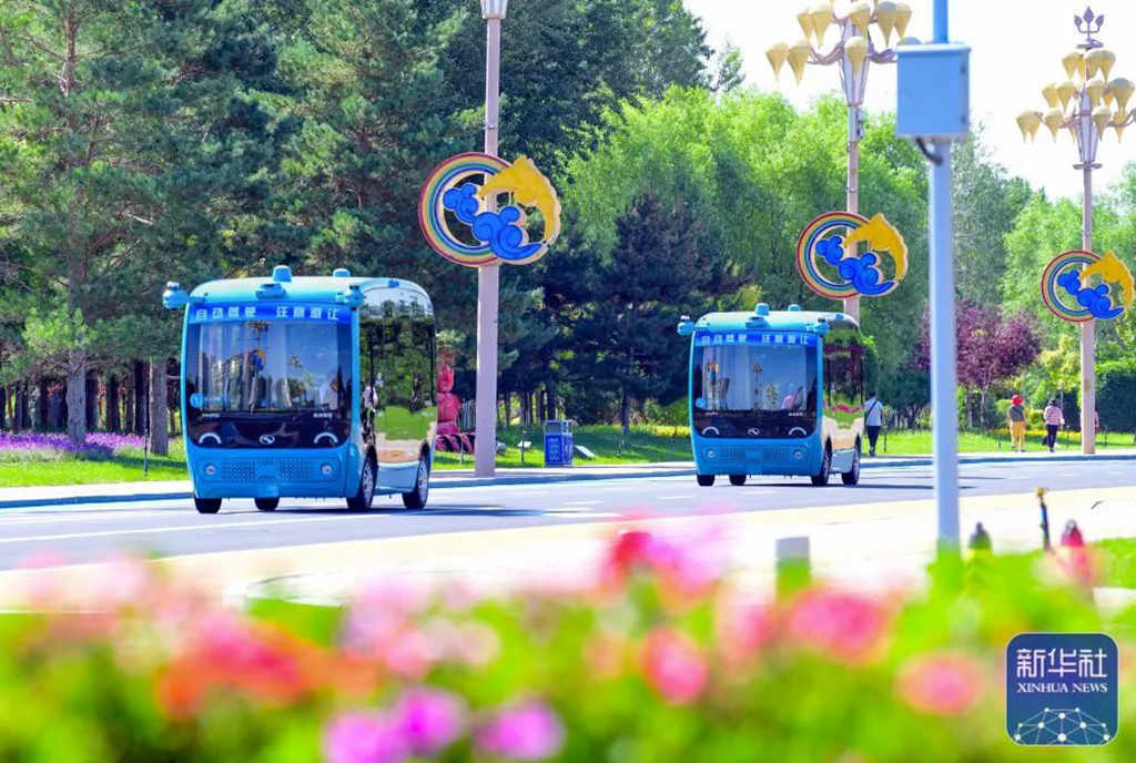 金龙自动驾驶引领鄂尔多斯智慧城市，畅享未来出行新体验！