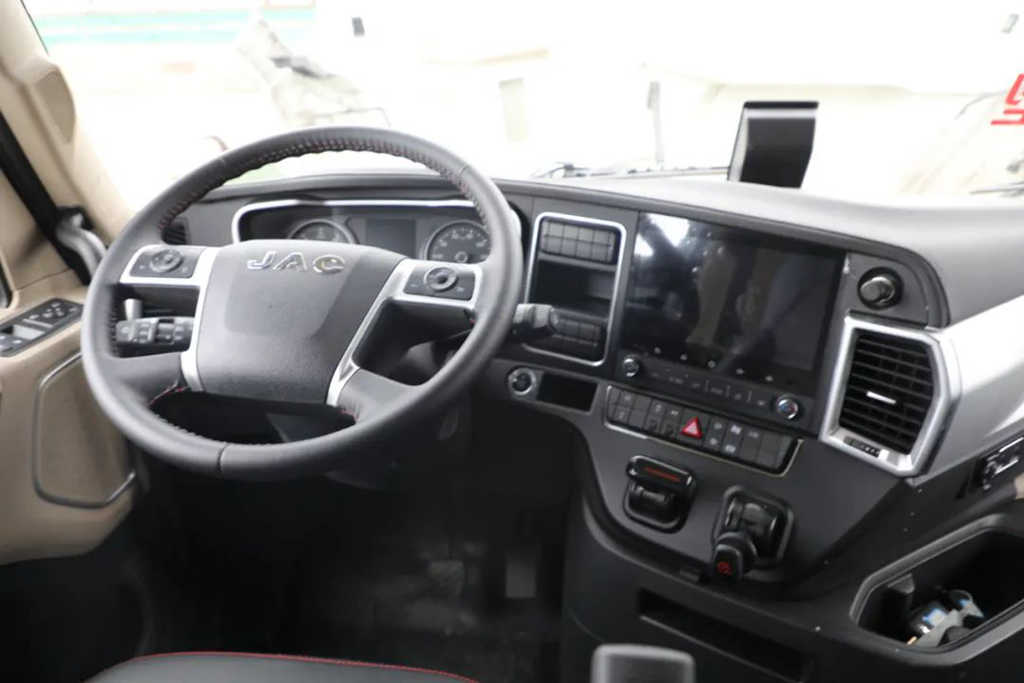 康明斯660马力+AMT,江淮跨越V5跑长途稳赚! - 第4张 - 提加商用车网 康明斯660马力+AMT,江淮跨越V5跑长途稳赚! - 第4张