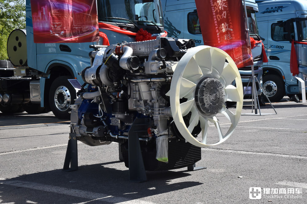 不止是全球最大马力,陕汽最新上市的560马力德龙X6000天然气重卡实拍 - 第2张 - 提加商用车网 不止是全球最大马力,陕汽最新上市的560马力德龙X6000天然气重卡实拍 - 第2张