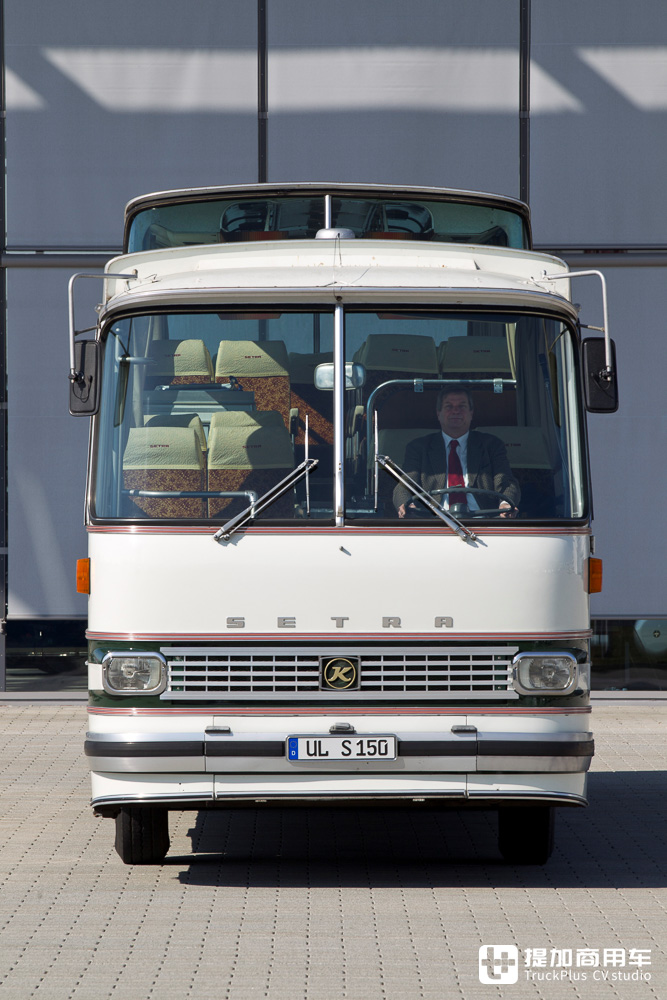 航空黄金时代的疯狂作品,现代豪华客车雏形,回顾赛特拉S 150 Panorama - 第4张 - 提加商用车网 航空黄金时代的疯狂作品,现代豪华客车雏形,回顾赛特拉S 150 Panorama - 第4张