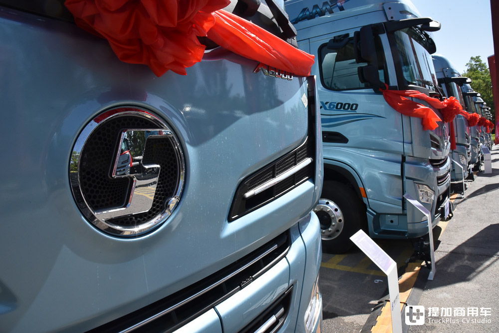 不止是全球最大马力,陕汽最新上市的560马力德龙X6000天然气重卡实拍 - 第10张 - 提加商用车网 不止是全球最大马力,陕汽最新上市的560马力德龙X6000天然气重卡实拍 - 第10张