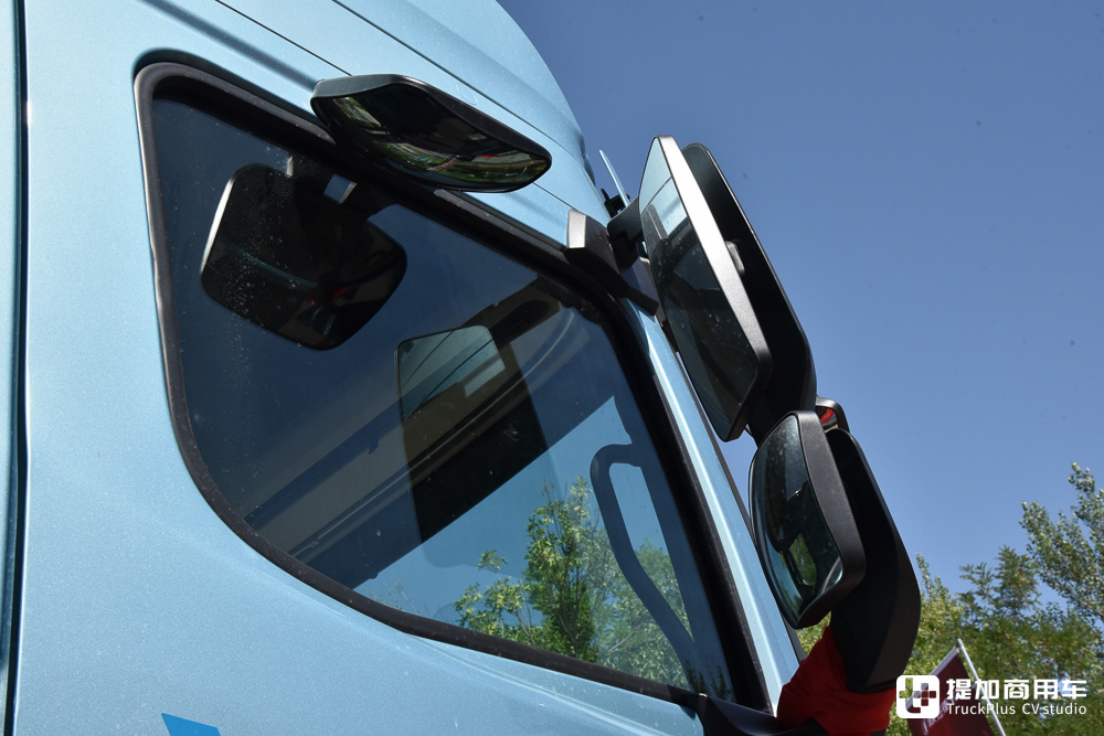 不止是全球最大马力,陕汽最新上市的560马力德龙X6000天然气重卡实拍 - 第13张 - 提加商用车网 不止是全球最大马力,陕汽最新上市的560马力德龙X6000天然气重卡实拍 - 第13张