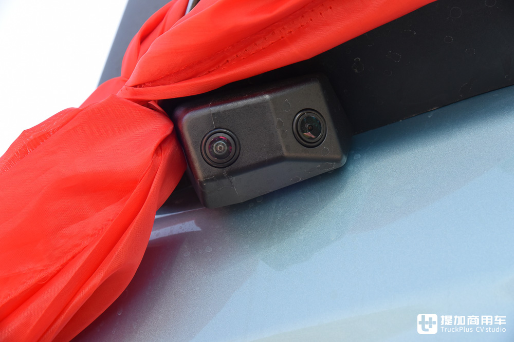 不止是全球最大马力,陕汽最新上市的560马力德龙X6000天然气重卡实拍 - 第14张 - 提加商用车网 不止是全球最大马力,陕汽最新上市的560马力德龙X6000天然气重卡实拍 - 第14张