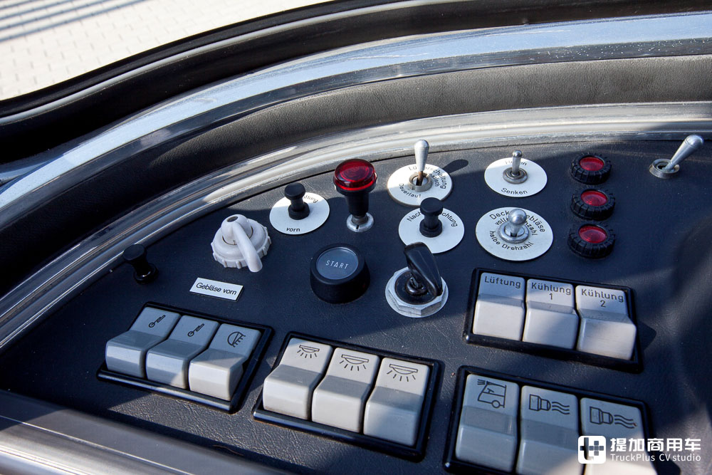 航空黄金时代的疯狂作品,现代豪华客车雏形,回顾赛特拉S 150 Panorama - 第19张 - 提加商用车网 航空黄金时代的疯狂作品,现代豪华客车雏形,回顾赛特拉S 150 Panorama - 第19张