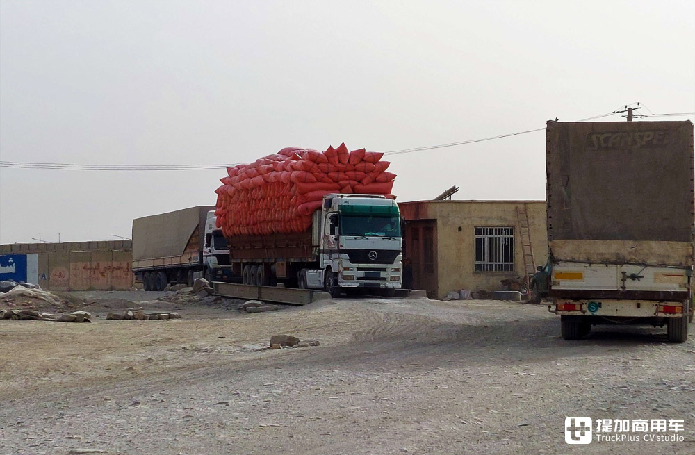 上世纪的欧洲卡车还在跑,超载数倍是常态!在阿富汗开卡车是什么样的体验? - 第23张 - 提加商用车网 上世纪的欧洲卡车还在跑,超载数倍是常态!在阿富汗开卡车是什么样的体验? - 第23张