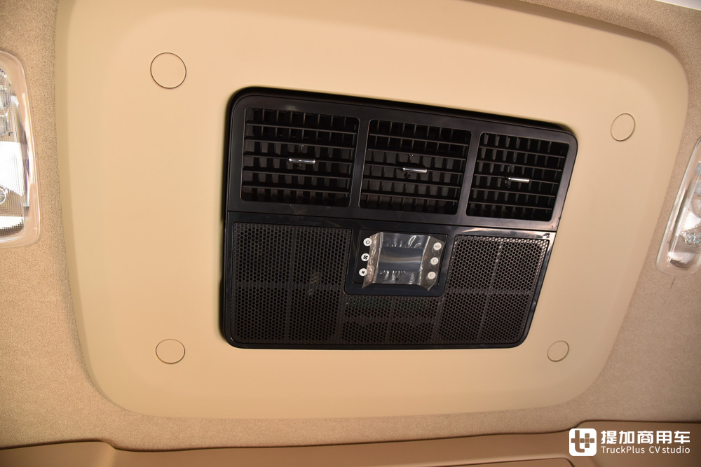 不止是全球最大马力,陕汽最新上市的560马力德龙X6000天然气重卡实拍 - 第30张 - 提加商用车网 不止是全球最大马力,陕汽最新上市的560马力德龙X6000天然气重卡实拍 - 第30张