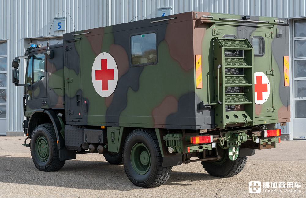 依维柯Eurocargo 4x4底盘打造,急救方舱设施完善,实拍德国陆军最新款高机动救护车 - 第10张 - 提加商用车网 依维柯Eurocargo 4x4底盘打造,急救方舱设施完善,实拍德国陆军最新款高机动救护车 - 第10张