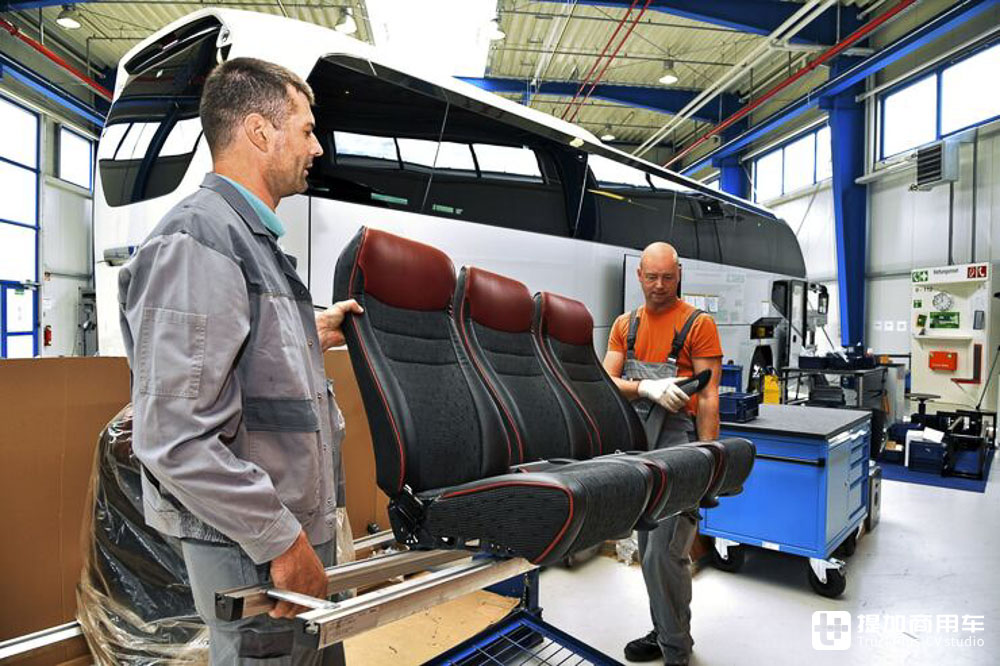 尼奥普兰豪华巴士在这改装成特殊车型,回顾曼恩普劳恩巴士改装中心 - 第13张 - 提加商用车网 尼奥普兰豪华巴士在这改装成特殊车型,回顾曼恩普劳恩巴士改装中心 - 第13张