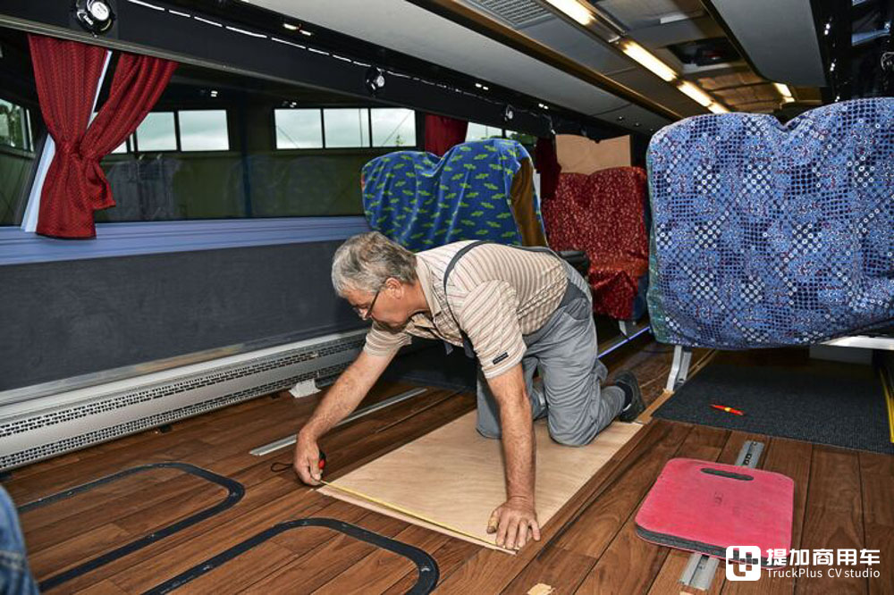 尼奥普兰豪华巴士在这改装成特殊车型,回顾曼恩普劳恩巴士改装中心 - 第14张 - 提加商用车网 尼奥普兰豪华巴士在这改装成特殊车型,回顾曼恩普劳恩巴士改装中心 - 第14张