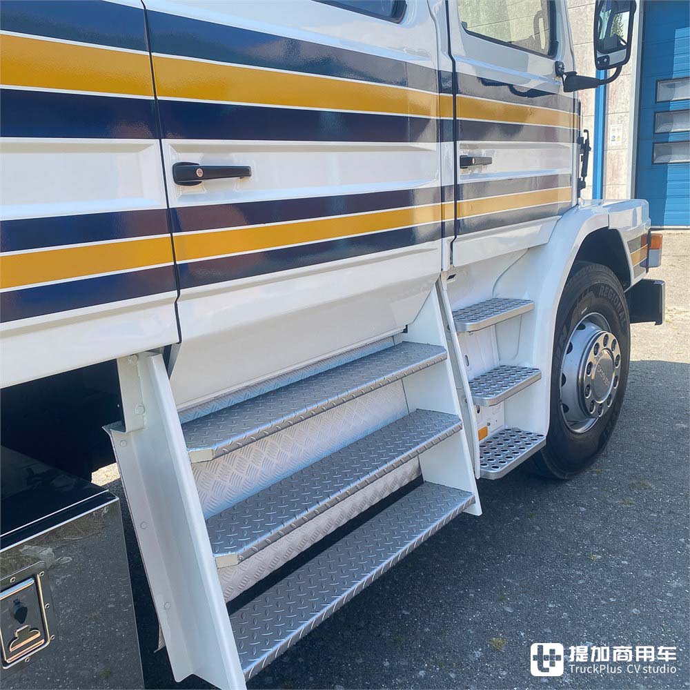 配双排座带卧铺驾驶室,五座+双卧还是长头卡车,这台斯堪尼亚T 113 H真神奇 - 第15张 - 提加商用车网 配双排座带卧铺驾驶室,五座+双卧还是长头卡车,这台斯堪尼亚T 113 H真神奇 - 第15张