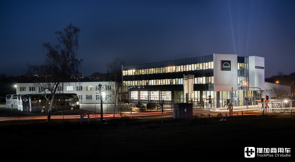 尼奥普兰豪华巴士在这改装成特殊车型,回顾曼恩普劳恩巴士改装中心 - 第2张 - 提加商用车网 尼奥普兰豪华巴士在这改装成特殊车型,回顾曼恩普劳恩巴士改装中心 - 第2张