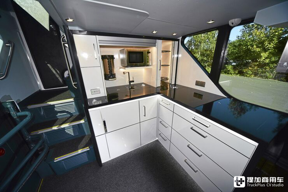 尼奥普兰豪华巴士在这改装成特殊车型,回顾曼恩普劳恩巴士改装中心 - 第20张 - 提加商用车网 尼奥普兰豪华巴士在这改装成特殊车型,回顾曼恩普劳恩巴士改装中心 - 第20张