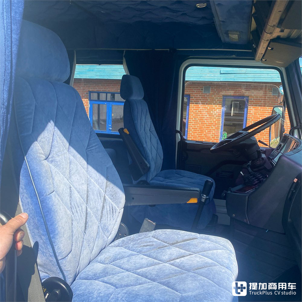 配双排座带卧铺驾驶室,五座+双卧还是长头卡车,这台斯堪尼亚T 113 H真神奇 - 第24张 - 提加商用车网 配双排座带卧铺驾驶室,五座+双卧还是长头卡车,这台斯堪尼亚T 113 H真神奇 - 第24张