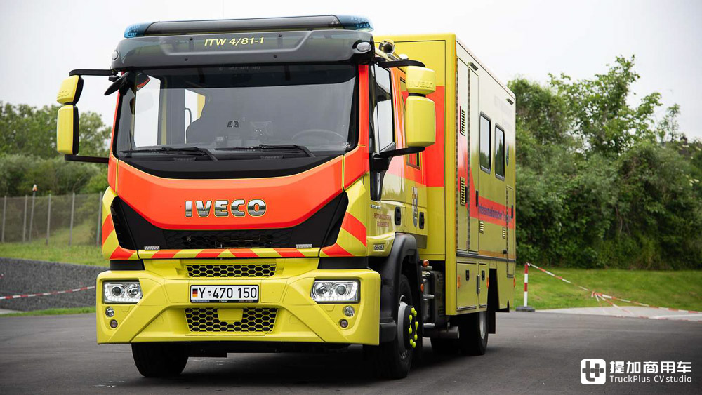 依维柯Eurocargo 4x4底盘打造,急救方舱设施完善,实拍德国陆军最新款高机动救护车 - 第24张 - 提加商用车网 依维柯Eurocargo 4x4底盘打造,急救方舱设施完善,实拍德国陆军最新款高机动救护车 - 第24张
