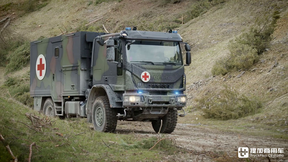 依维柯Eurocargo 4x4底盘打造,急救方舱设施完善,实拍德国陆军最新款高机动救护车 - 第5张 - 提加商用车网 依维柯Eurocargo 4x4底盘打造,急救方舱设施完善,实拍德国陆军最新款高机动救护车 - 第5张