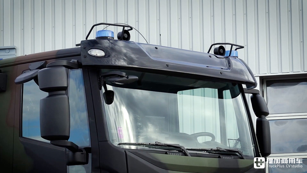依维柯Eurocargo 4x4底盘打造,急救方舱设施完善,实拍德国陆军最新款高机动救护车 - 第7张 - 提加商用车网 依维柯Eurocargo 4x4底盘打造,急救方舱设施完善,实拍德国陆军最新款高机动救护车 - 第7张