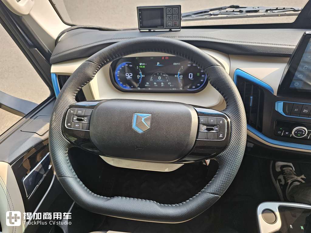 高端电动轻卡,纯电黄金动力总成,潍柴新能源蓝擎·悦EH Pro实拍 - 第9张 - 提加商用车网 高端电动轻卡,纯电黄金动力总成,潍柴新能源蓝擎·悦EH Pro实拍 - 第9张