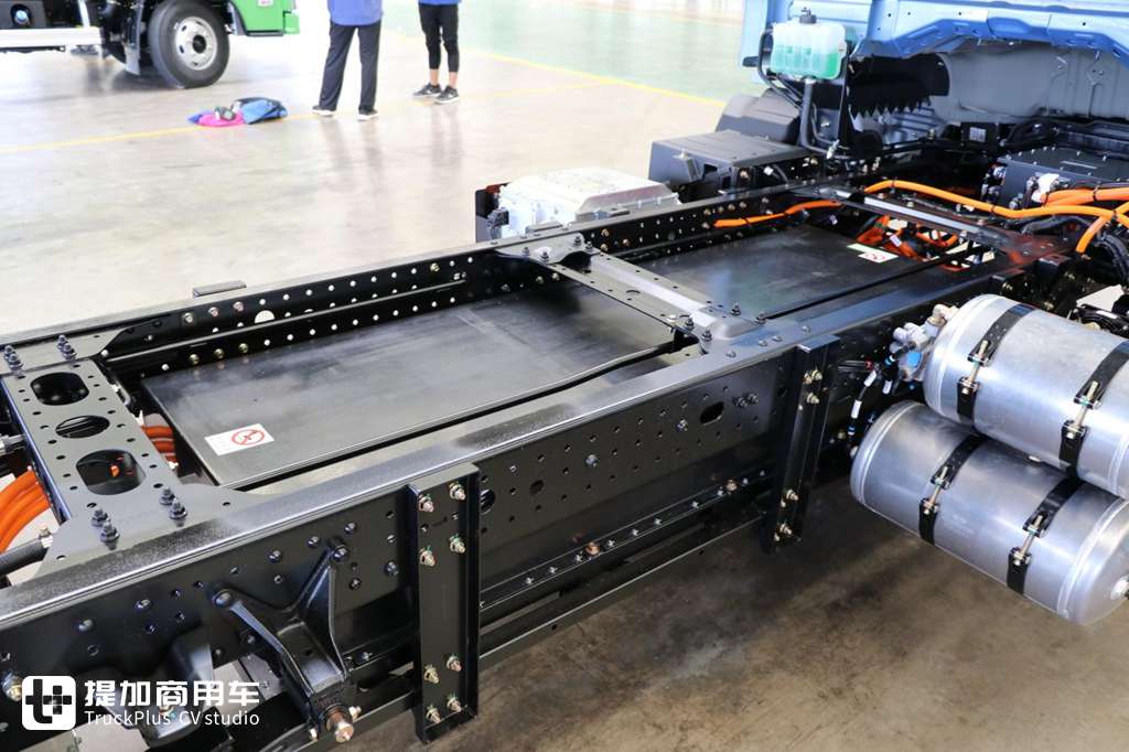 高端电动轻卡,纯电黄金动力总成,潍柴新能源蓝擎·悦EH Pro实拍 - 第15张 - 提加商用车网 高端电动轻卡,纯电黄金动力总成,潍柴新能源蓝擎·悦EH Pro实拍 - 第15张