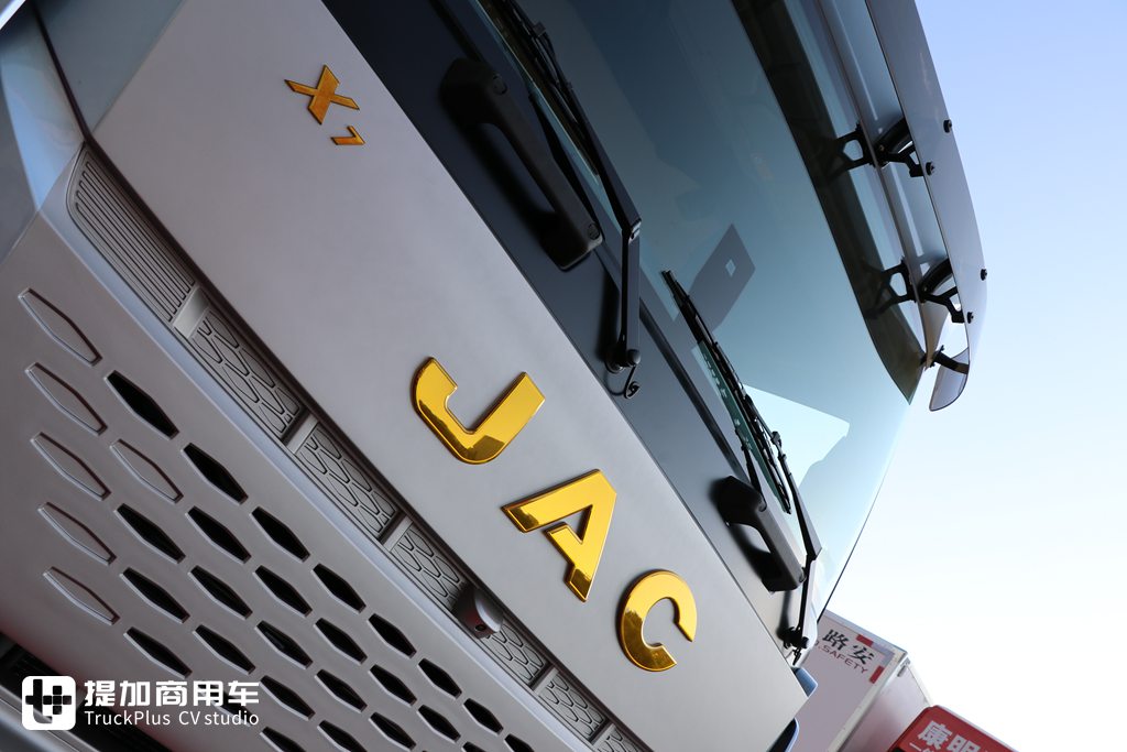 最大660马力,康明斯一体化动力链加持,江淮重卡最新推出的星耀X7牵引车实拍 - 第22张 - 提加商用车网 最大660马力,康明斯一体化动力链加持,江淮重卡最新推出的星耀X7牵引车实拍 - 第22张