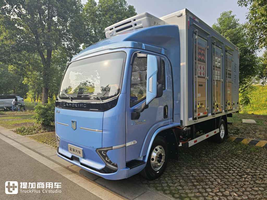 高端电动轻卡,纯电黄金动力总成,潍柴新能源蓝擎·悦EH Pro实拍 - 第20张 - 提加商用车网 高端电动轻卡,纯电黄金动力总成,潍柴新能源蓝擎·悦EH Pro实拍 - 第20张