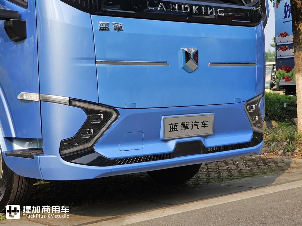 高端电动轻卡,纯电黄金动力总成,潍柴新能源蓝擎·悦EH Pro实拍 - 第3张 - 提加商用车网 高端电动轻卡,纯电黄金动力总成,潍柴新能源蓝擎·悦EH Pro实拍 - 第3张