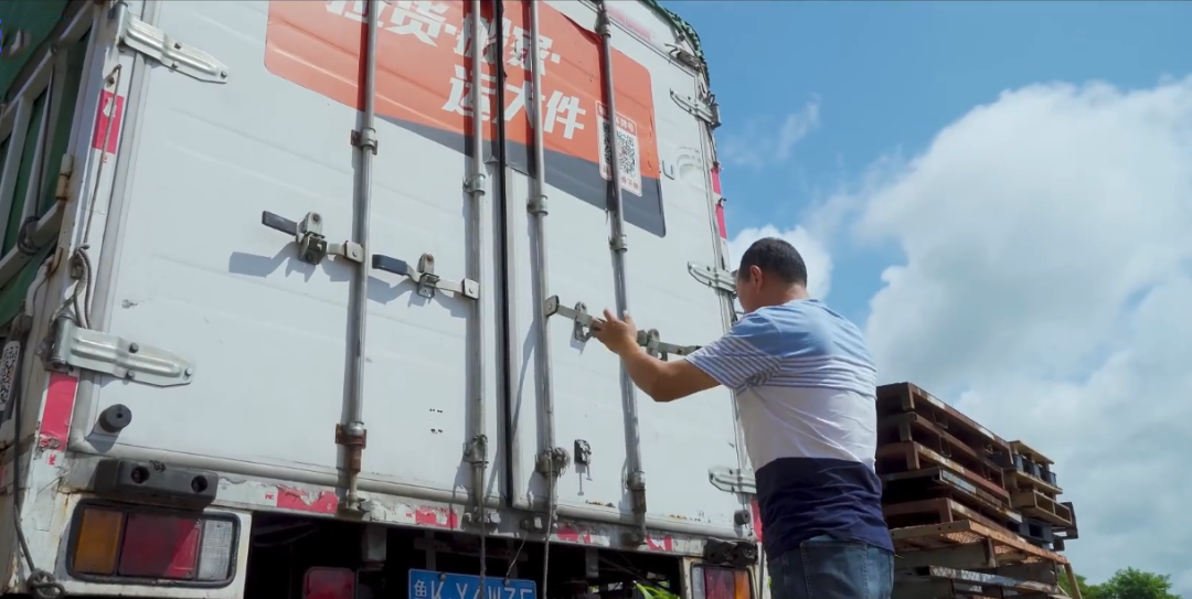 “海归”卡友创业搞货运 开庆铃铃咖跑货拉拉 - 第3张 - 提加商用车网 “海归”卡友创业搞货运 开庆铃铃咖跑货拉拉 - 第3张