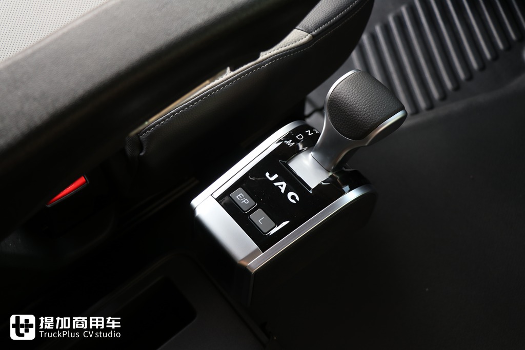 这款前四后八载货车做到了570马力?江淮重卡最新推出的星耀X7载货车实拍 - 第14张 - 提加商用车网 这款前四后八载货车做到了570马力?江淮重卡最新推出的星耀X7载货车实拍 - 第14张